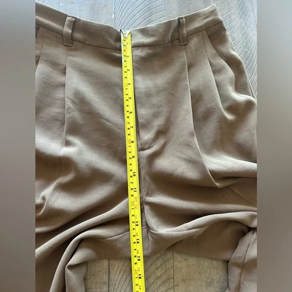 Madewell Tall Pleated Tapered-Leg Pants in Easy Going Crepe Light Roast Size 8T - Picture 13 of 16